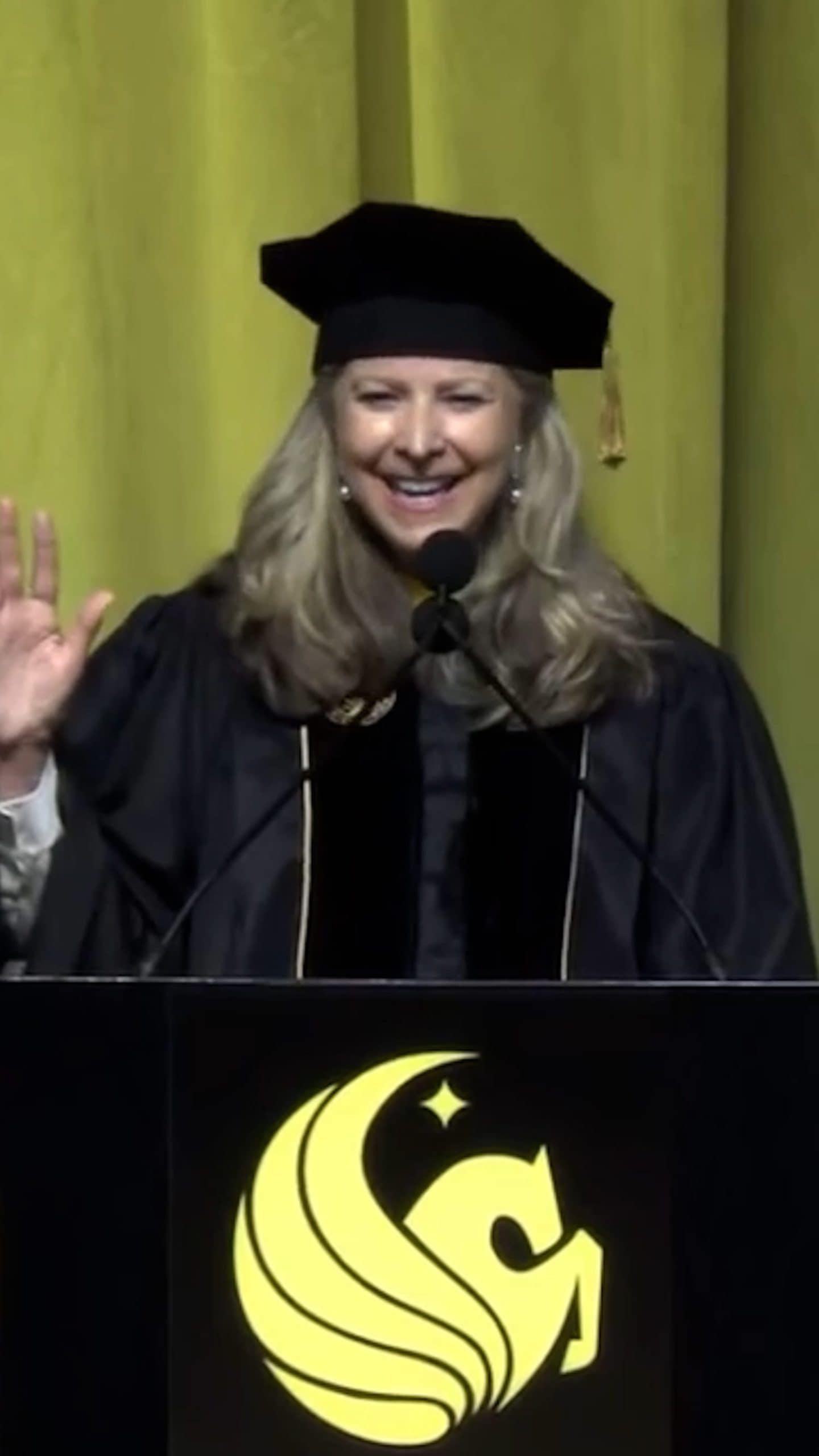 Commencement speaker booed for touting AI's strength