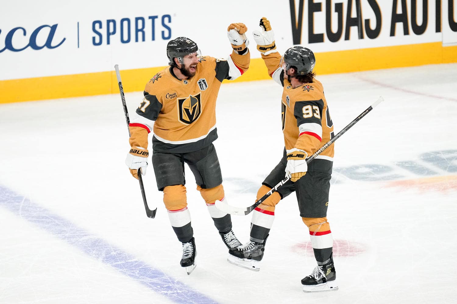 Golden Knights blow 4-goal lead but beat Hurricanes in 2OT to take Game 3 of the Stanley Cup