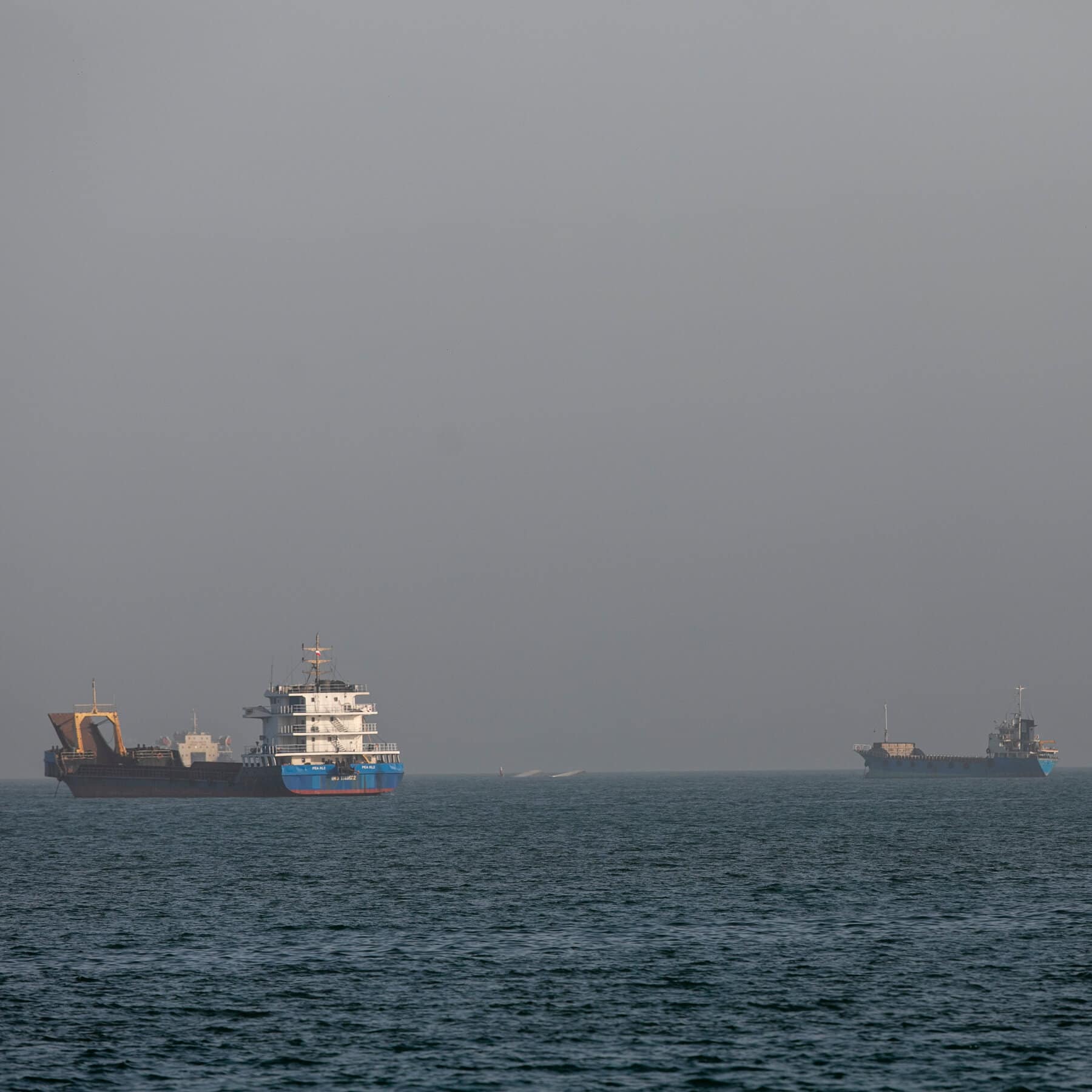 Iran War Live Updates: U.S. and Iran Trade Strikes, Further Threatening Negotiations