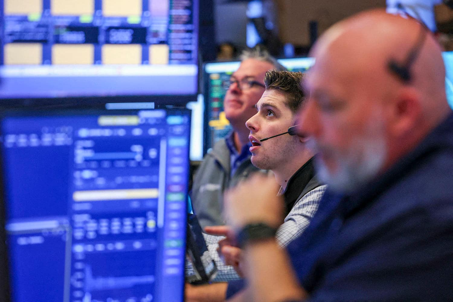 Stocks sink as interest rate hike worries rattle tech amid nonstop AI spending
